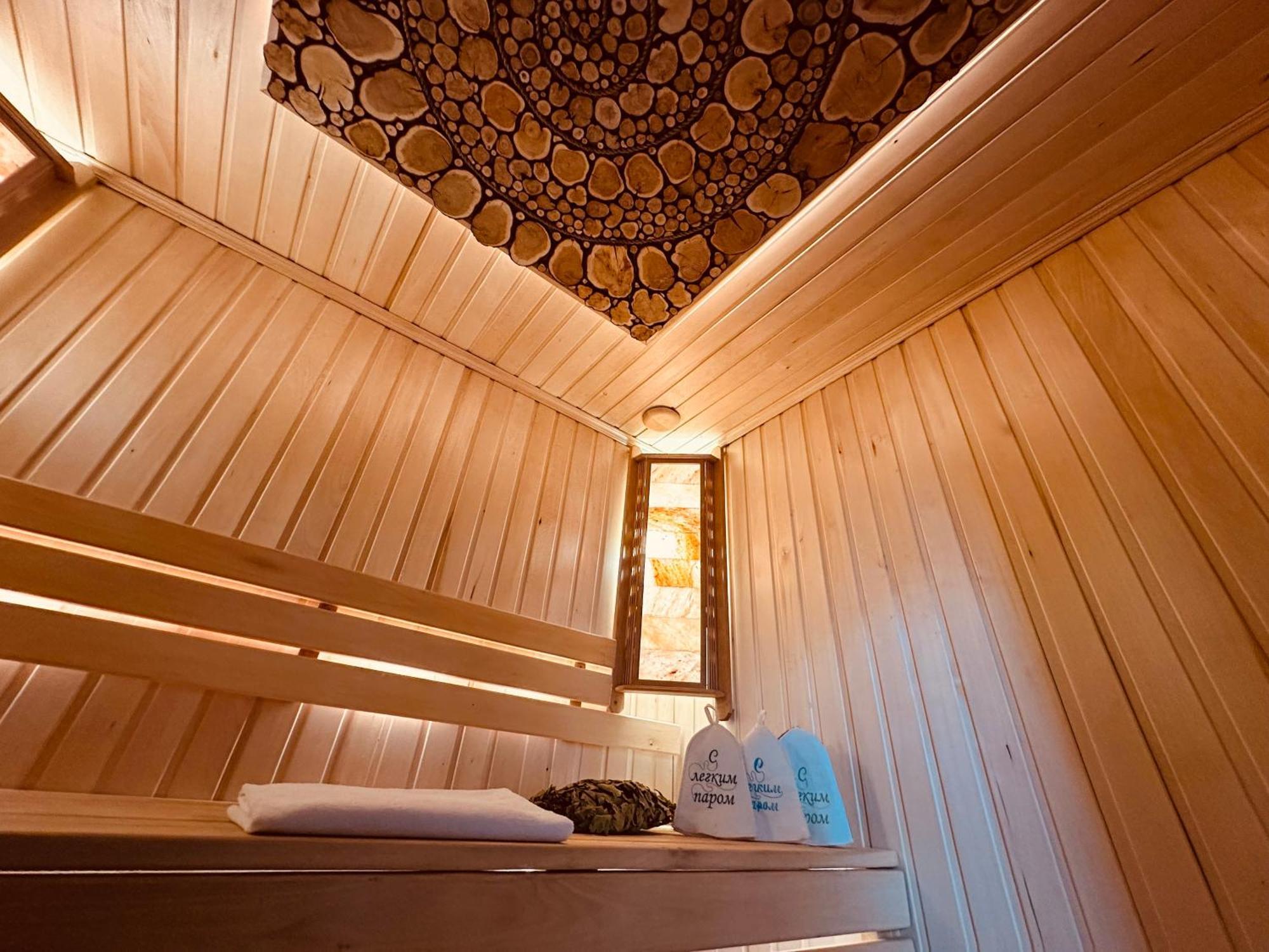 Lion Hotel Astana Bagian luar foto