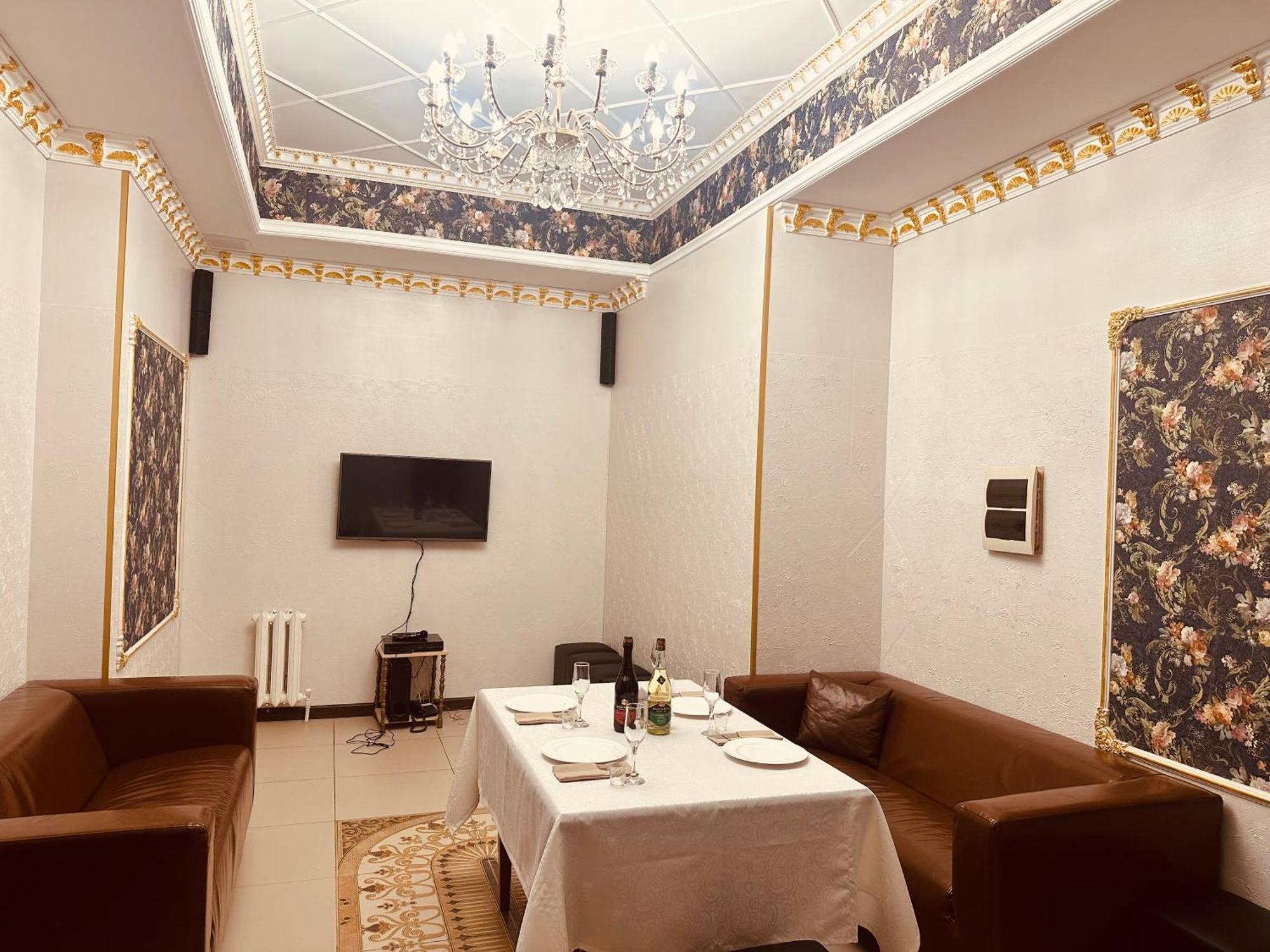 Lion Hotel Astana Bagian luar foto