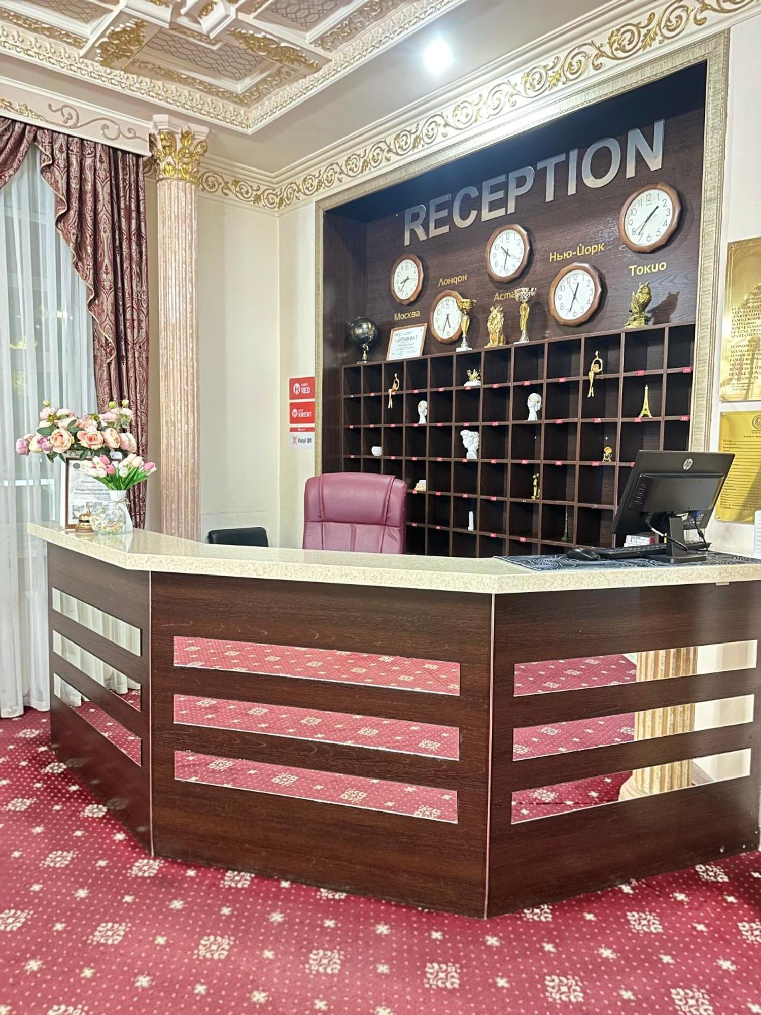 Lion Hotel Astana Bagian luar foto