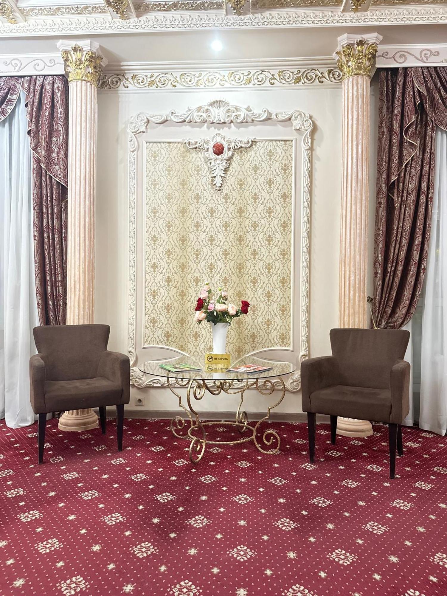 Lion Hotel Astana Bagian luar foto